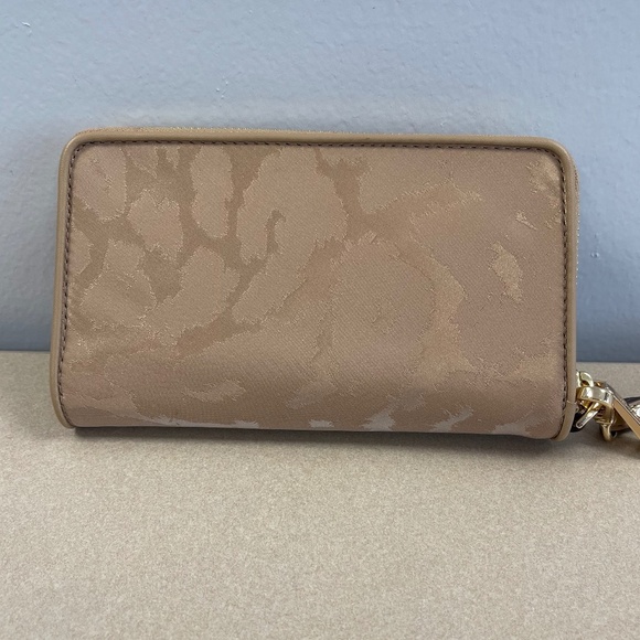 Michael Kors Nylon Jet Set Flat Multi Function Phone Case Wristlet, Camel - NWT - Picture 3 of 5